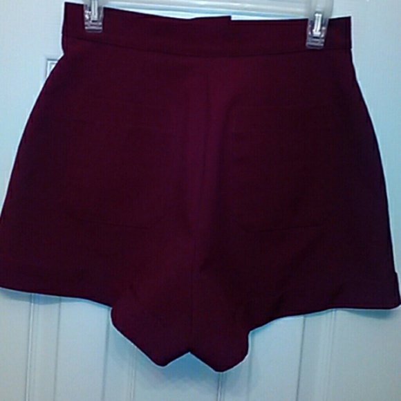 Shorts highwaisted red /burgundy shorts - Picture 2 of 3