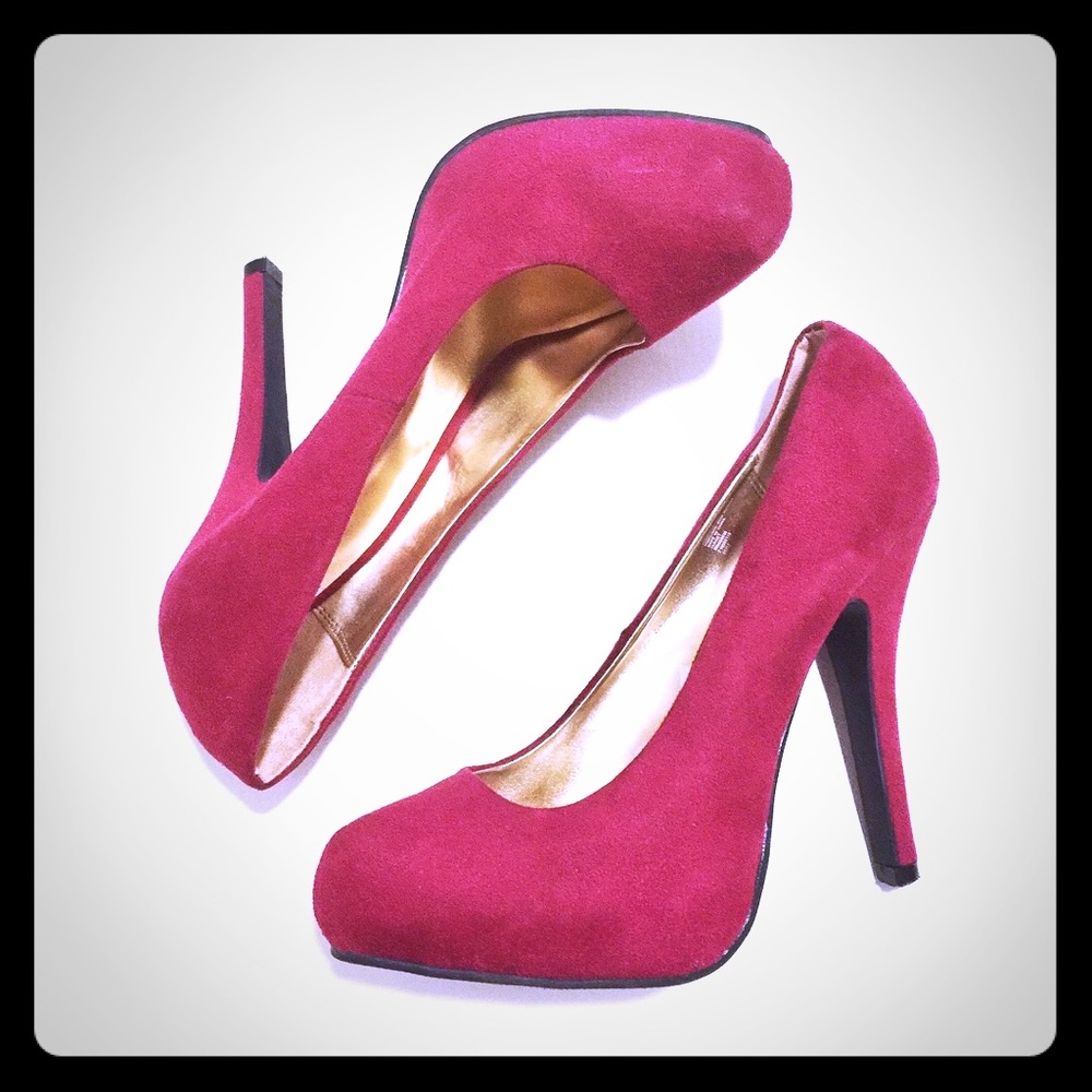 Mossimo Faux Suede High Heels (EUC) Size 7.5