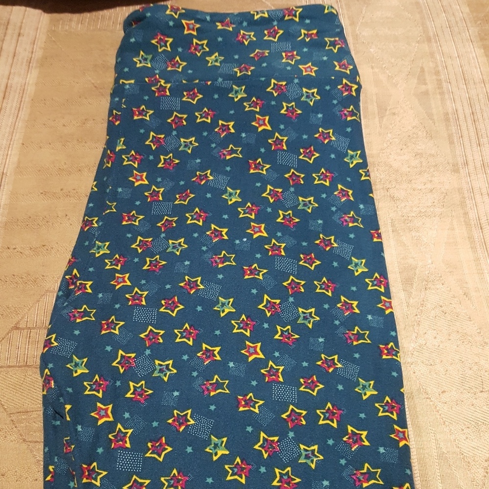 Lularoe TC Star leggings.