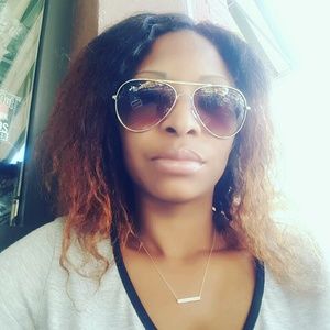 Meet your Posher, Simone