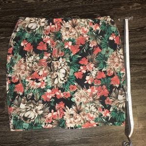 Floral mini skirt