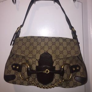 Authentic gucci purse!  very good condition.