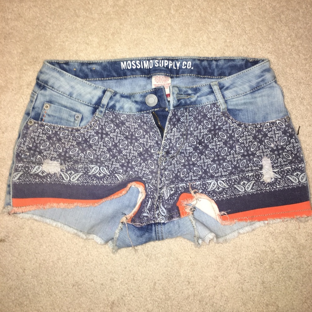 Patterned shorts