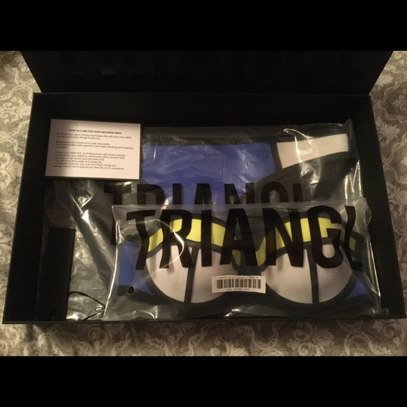 Authentic Triangl Swimwear Blue Poppy Crush - Picture 1 of 5