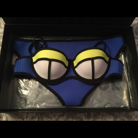 Authentic Triangl Swimwear Blue Poppy Crush - Picture 2 of 5