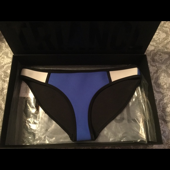 Authentic Triangl Swimwear Blue Poppy Crush - Picture 3 of 5