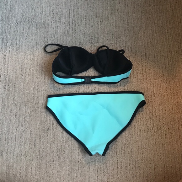 TRIANGL® POPPY SUMMER SORBET - TOP - S 
BOTTOM - M - Picture 4 of 6