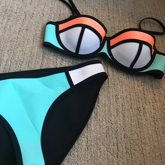TRIANGL® POPPY SUMMER SORBET - TOP - S 
BOTTOM - M - Picture 5 of 6