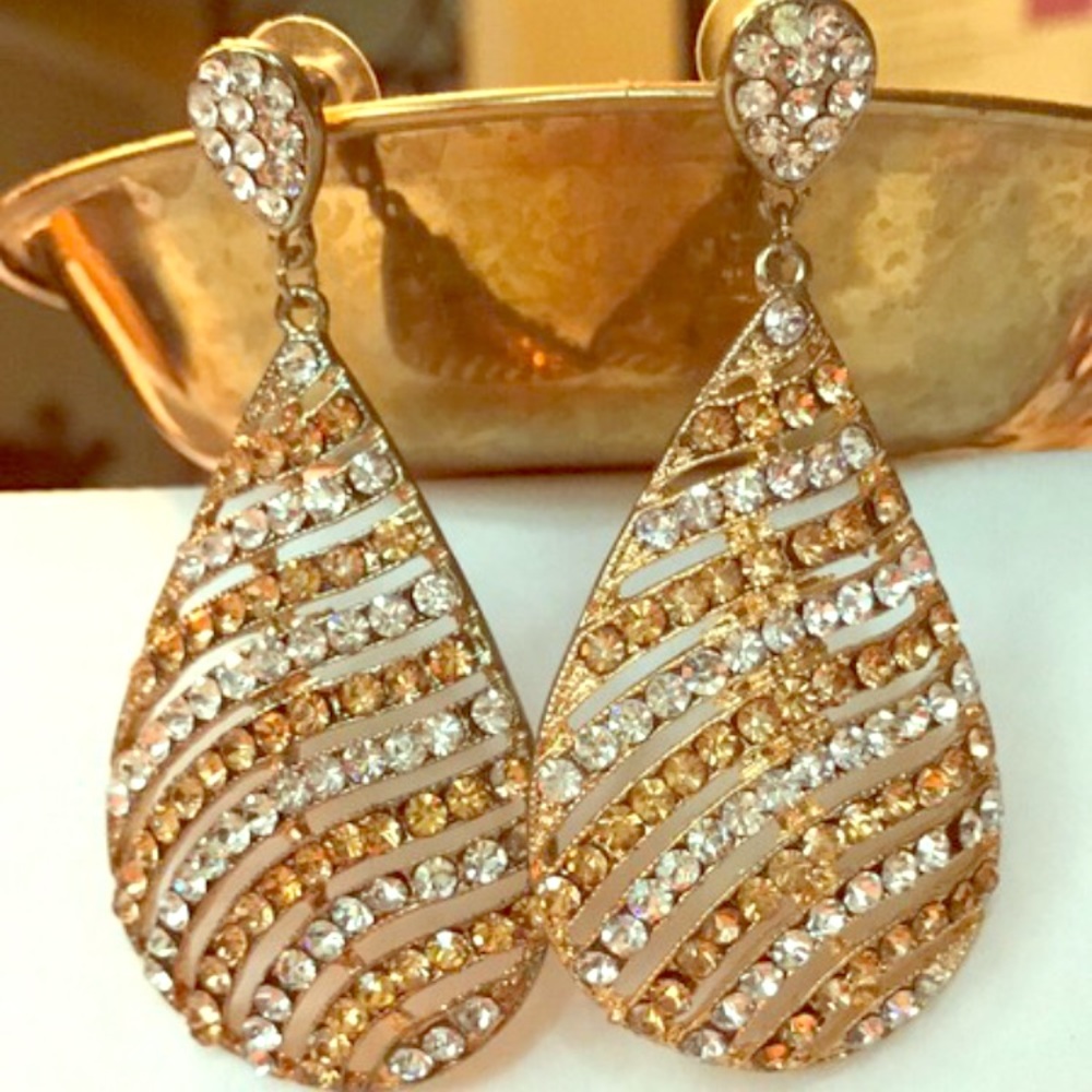 ❌❌SOLD❌❌Aldo Teardrop Jewel Statement Earrings