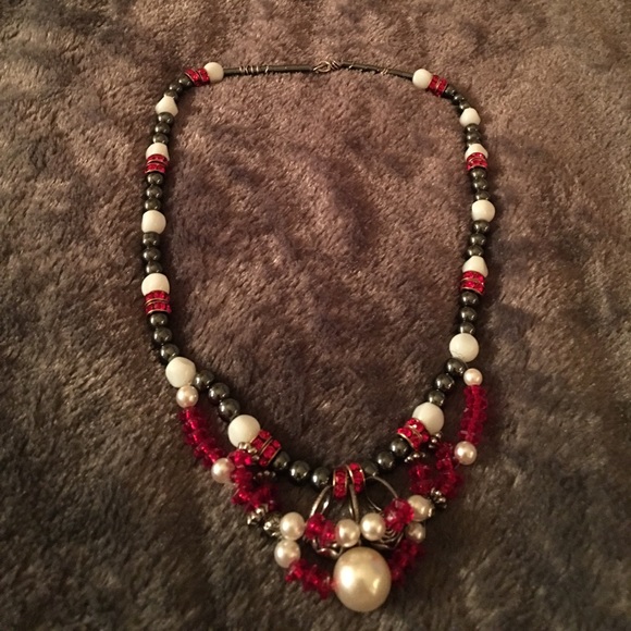 Jewelry - 🔴Original Handmade Pearl and Beads Necklace