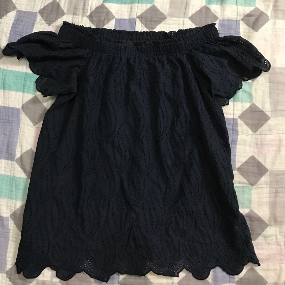 Off the Shoulder Scalloped Top - Picture 3 of 4