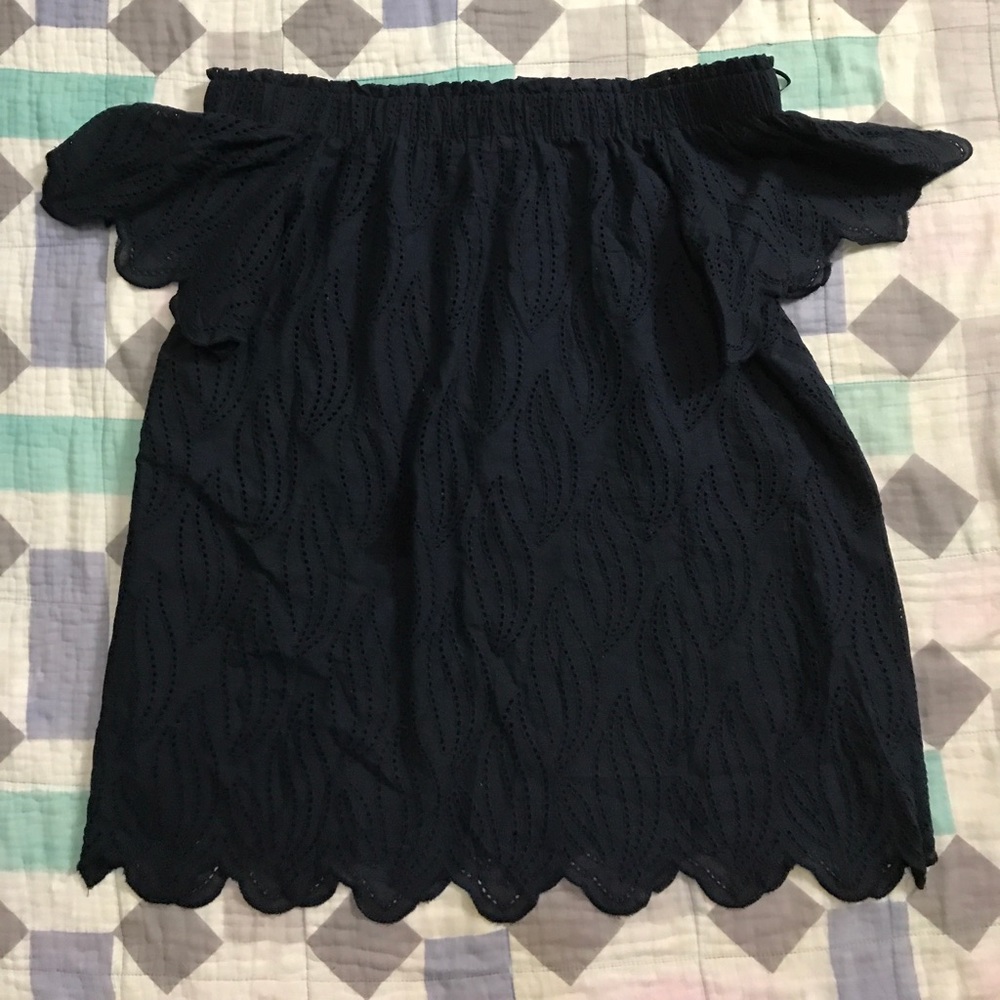 Off the Shoulder Scalloped Top - Picture 4 of 4
