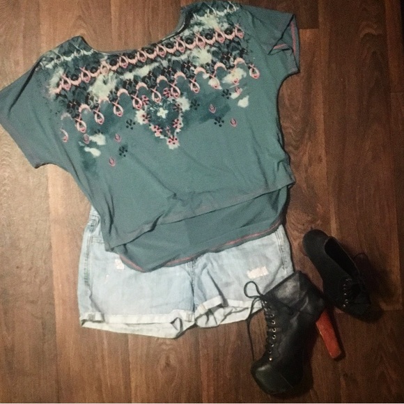 Oversized Tee - Picture 1 of 5