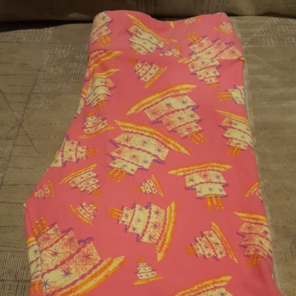 Lularoe TC Birthday leggings