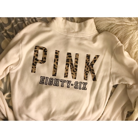 Victoria's Secret PINK half zip sweater ✨ - Picture 2 of 3