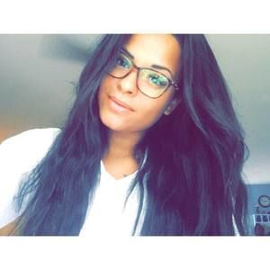 Meet your Posher, Selena