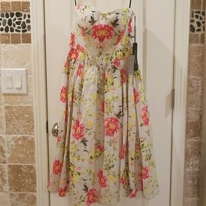 Stunning floral strapless dress sz S