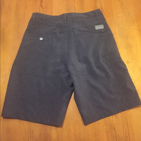 NWOT Volcom Dry Hybrid Shorts - Picture 2 of 3