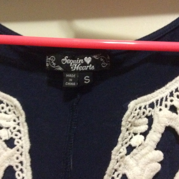 Navy dress with flowy sleeves - Picture 3 of 4