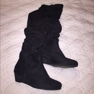 Over-the-knee black suede-like black boots!