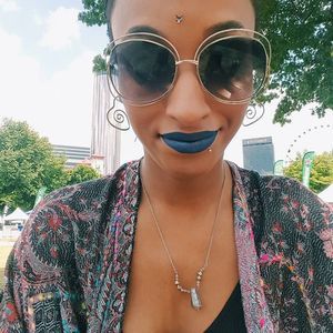 Meet your Posher, Shanique