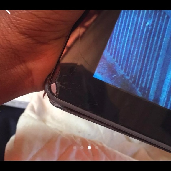 iPad - Picture 3 of 4