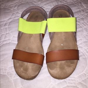 Comfy camel and bright yellow sandals!