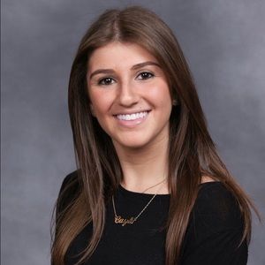 Meet your Posher, Cayla