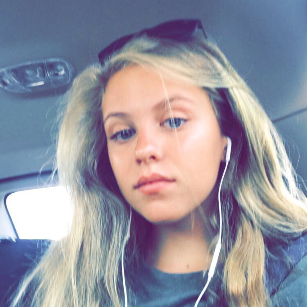 Meet your Posher, Brooke