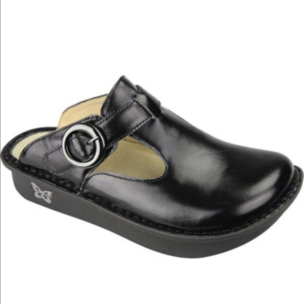 Algeria shoes