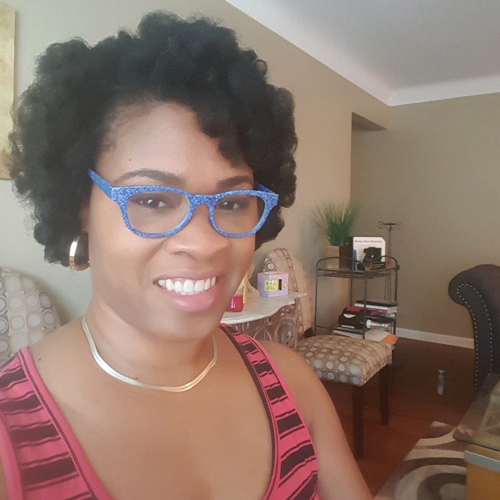 Meet your Posher, Joella