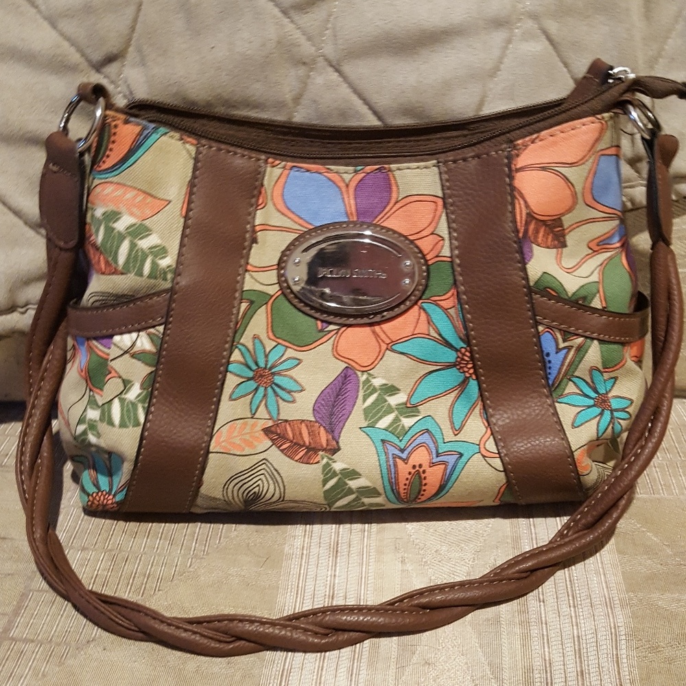 Jaclyn Smith Floral Purse