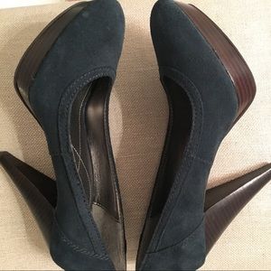 Calvin Klein blue suede platform pumps