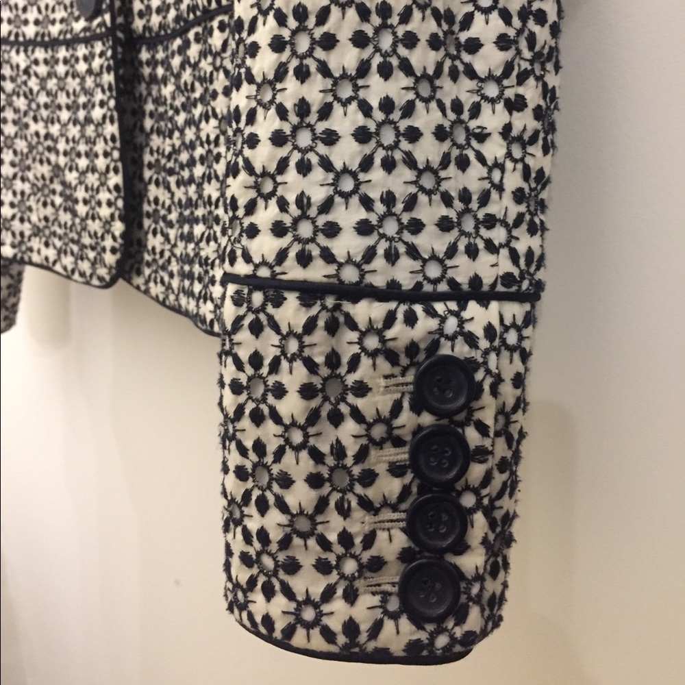 Eyelet blazer - Picture 2 of 3