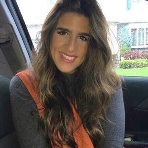 Meet your Posher, Daniella