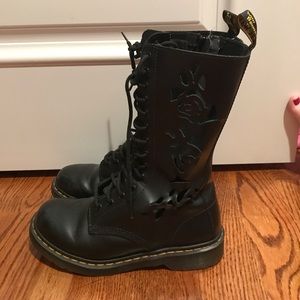 SALE❗️Black high top Dr Martens with rose cut outs