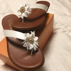 Women's Italian Shoemakers Wedge Sandal -White