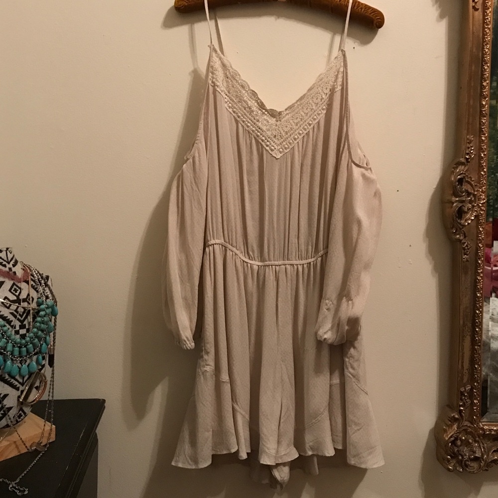 Ecoté Crotchet Trim Boho Cold Shoulder Romper