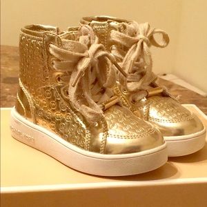 Everything that glitters could be gold〽️