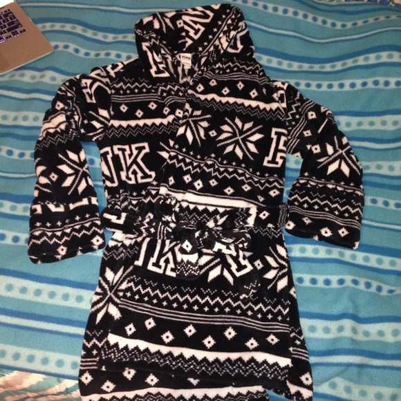 VS robe - Picture 1 of 4