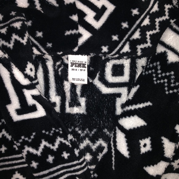 VS robe - Picture 4 of 4