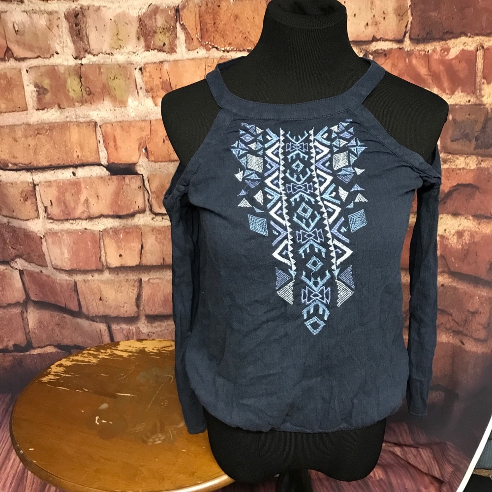 Cold Shoulder Top!