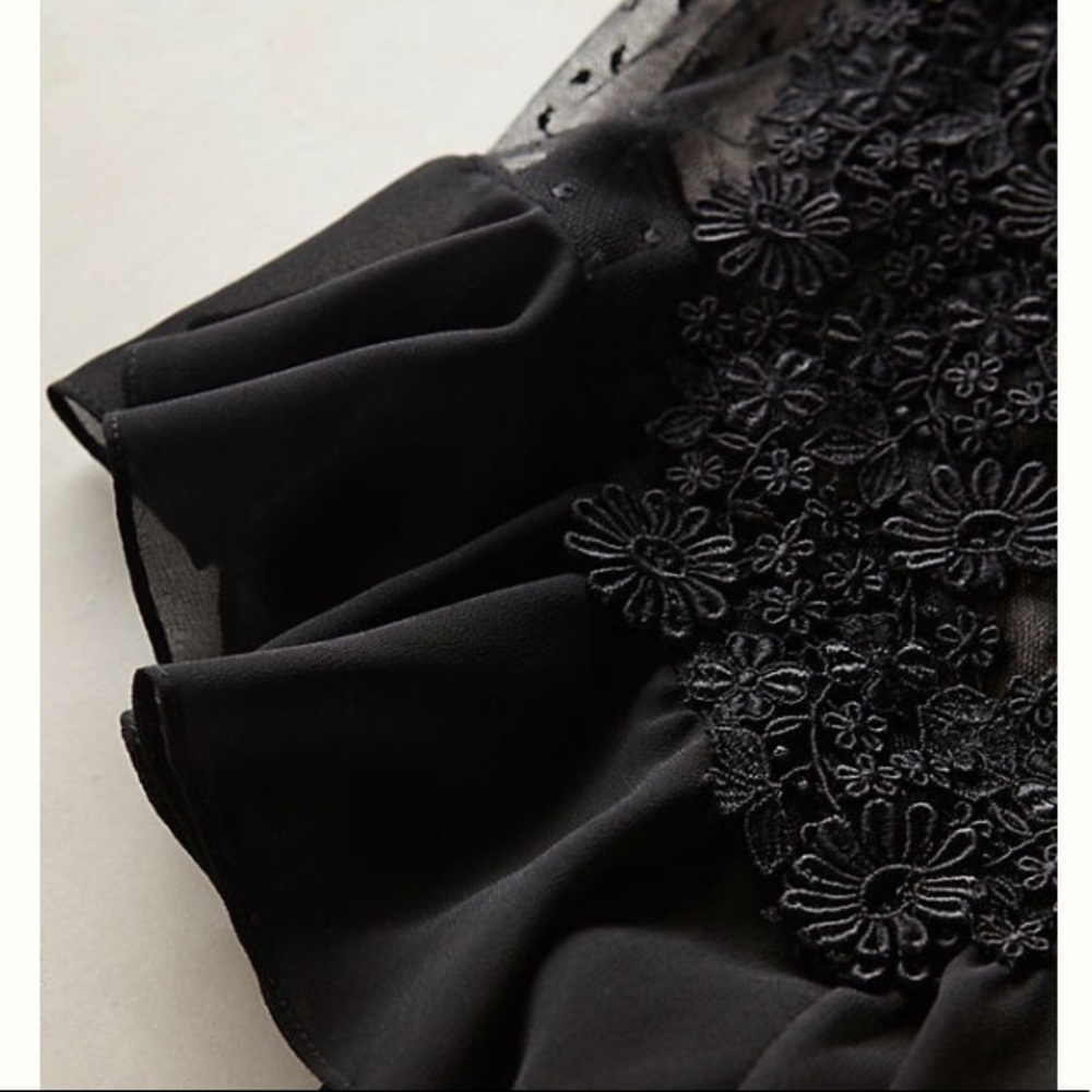 NWT Flora Nikrooz French lace Showstopper teddy