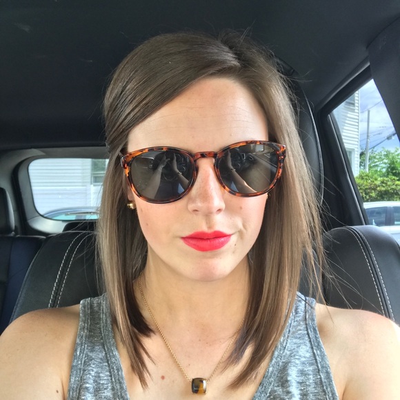 Meet your Posher, Lauryn - Picture 1 of 1