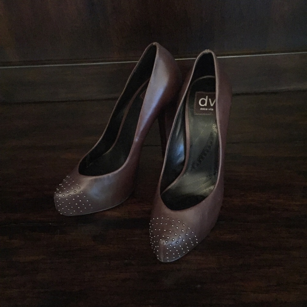 Dolce Vita "Maren" Pump with Silver Studded Toe