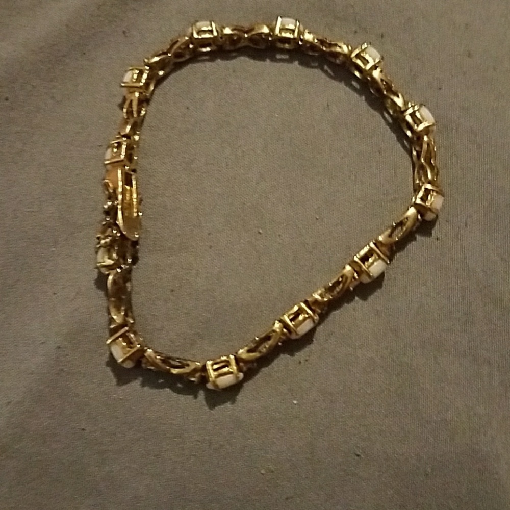 Gold bracelet!!