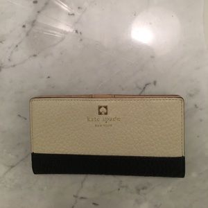 Perfect Kate spade clutch!!
