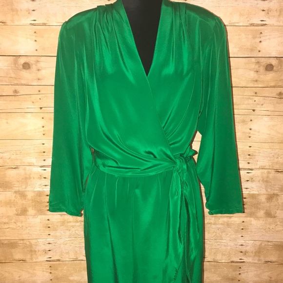 Diane Von Furstenberg Dresses & Skirts - Diane Von Furstenberg Vintage Silk Wrap Dress