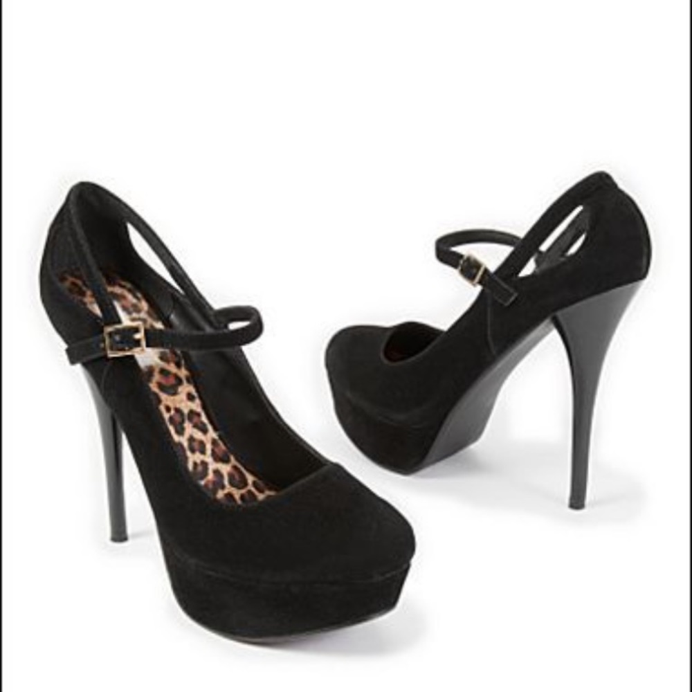 Pump heels
