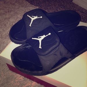 size 7Y Jordan slides